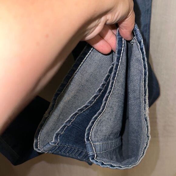 True Religion 28 Bootcut BFFM Highland Meadow Distressed Medium Wash Blue Jeans - Picture 10 of 16